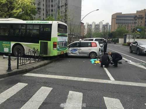 最新车祸上海（上海实时车祸）